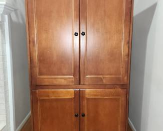 Entertainment armoire