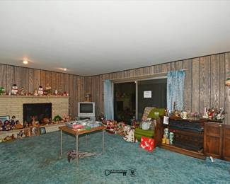 15Family Room Clearance