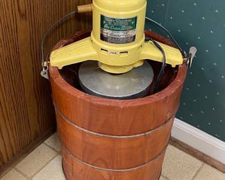 White Mountain Electric Ice Cream Freezer
