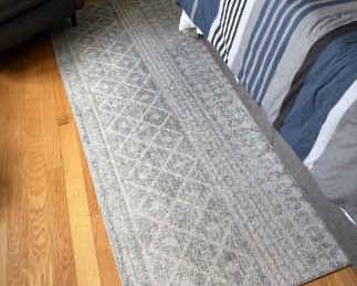 Large Grey White Rug