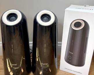 2 Ultrasonic Humidifiers