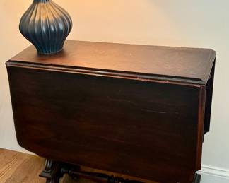 Antique Drop Leaf Gate Leg Table