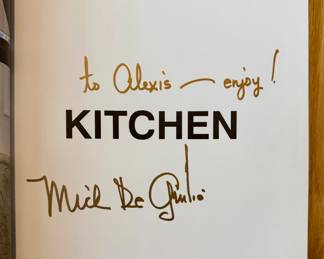 autograph detail
