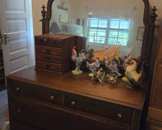 This is a beautiful dresser!