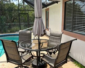 Poolside Table/4 Chairs/Umbrella
