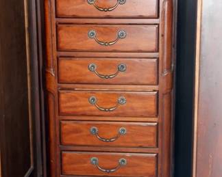 Drexel Lingerie Chest