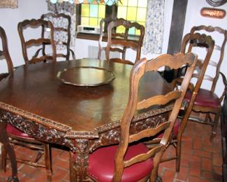 Table with 8 Chairs