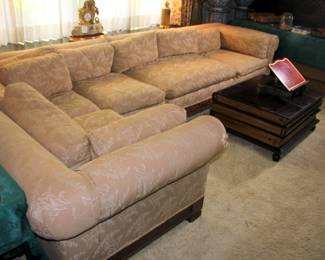 Romweber Grapevine Sectional
