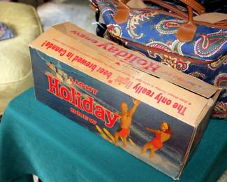 Rare Holiday Beer Carton. Great Graphics