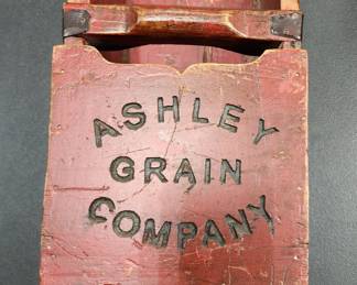 Grain scoop decor