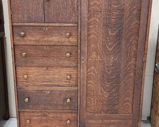 Wardrobe with paw feet