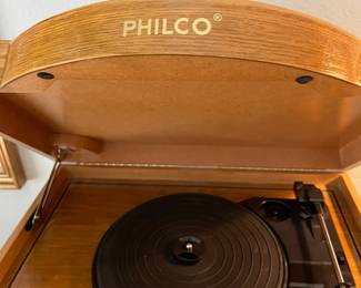 Philco label and showing the turn table