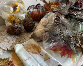More Thanksgiving/Fall linens and decorations