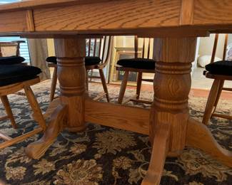 The stretcher of the dining table
