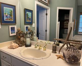 Great shell and art decorations