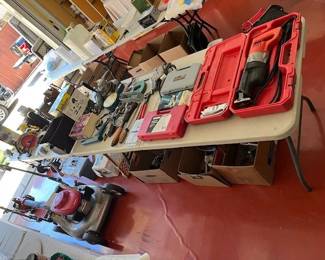 Table of tools in the garage