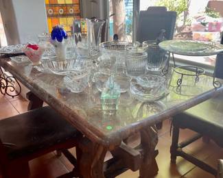 Marble dining table with upholstered leather chairs