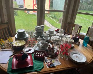 Beautiful dish sets. Holiday dishes.