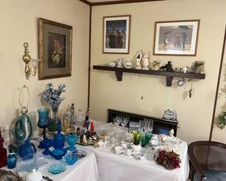 Beautiful glassware and decor.