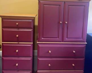 Mastercraft ThreePiece Red Wooden Queen Bedroom Set