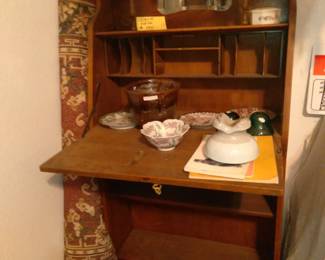 Larwin desk