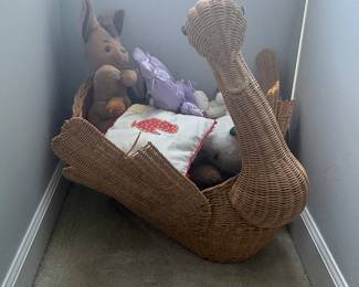 Swan basket