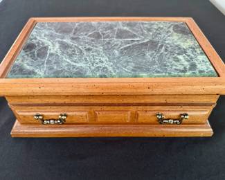 Jewelry box