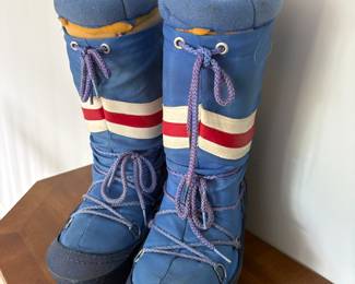 Vintage snow boots