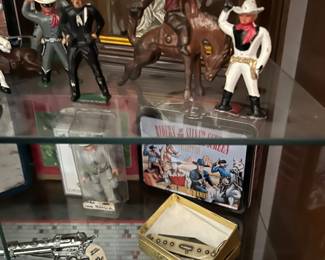 Vintage Lunch Boxes, Knives, Lone Ranger collectibles,