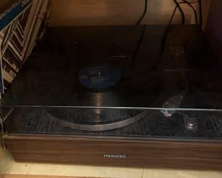 Pioneer Turntable. Works Perfectly.
