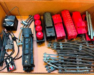Lionel Train Cars and Lionel Train Track