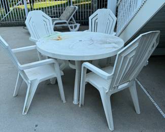 plastic dining set