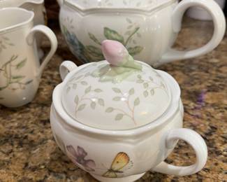 ceramic tea set