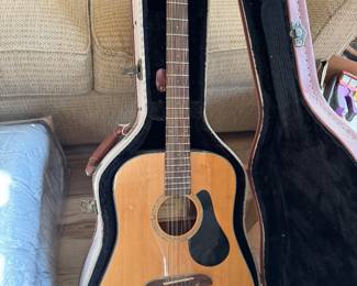 ALvarez guitar
