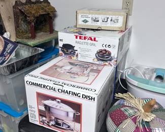 Small appliances. Decor.