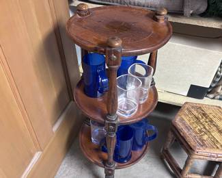 Side table. Glasses.