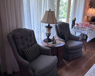 Vintage chairs. Lamps. Side table.