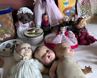 Dolls. Vintage toys.