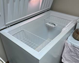 Chest freezer