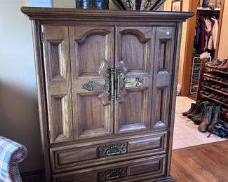 Dresser.