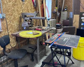 Black N Decker workmate.