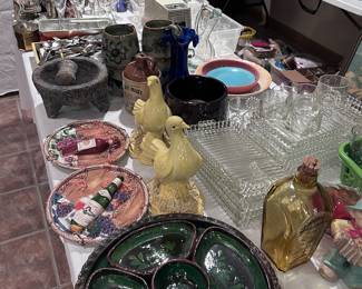 Dishes and home decor.