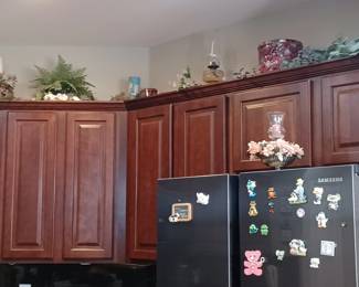 Decorative items and magnets.