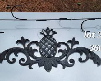 Metal pineapple house embellishment and tiered plant hanging hook