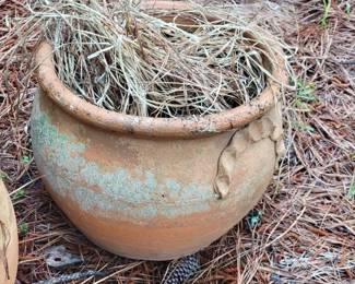 Pair of terra cotta planter pots
