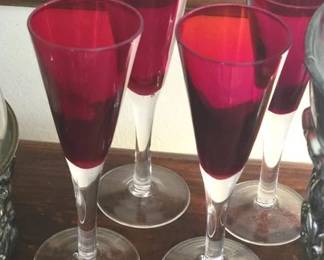 Set of 4 red wine glasses