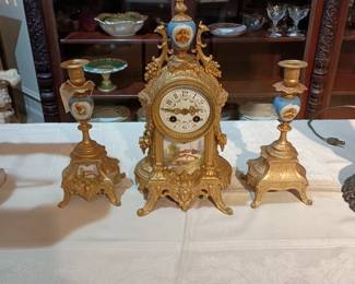 Mantle clock st