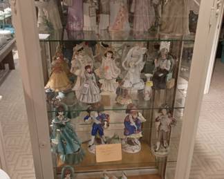 Figurines