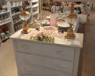 Pair of table lamps
Painted chest of drawers