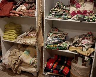 Barkcloth
Vintage curtains